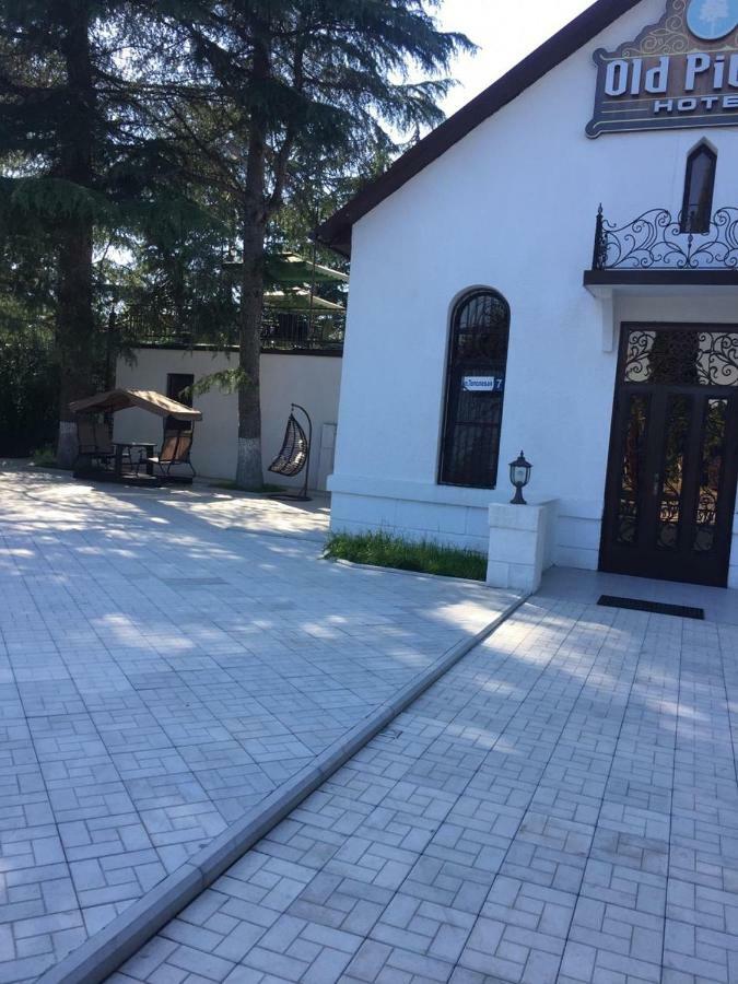 Hotel Old Pitius Pizunda Exterior photo